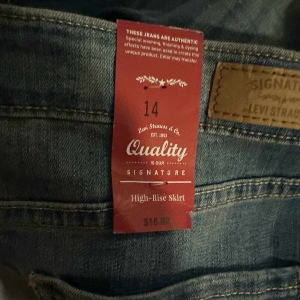 Levi’s High Rise Denim Skirt size 14 New